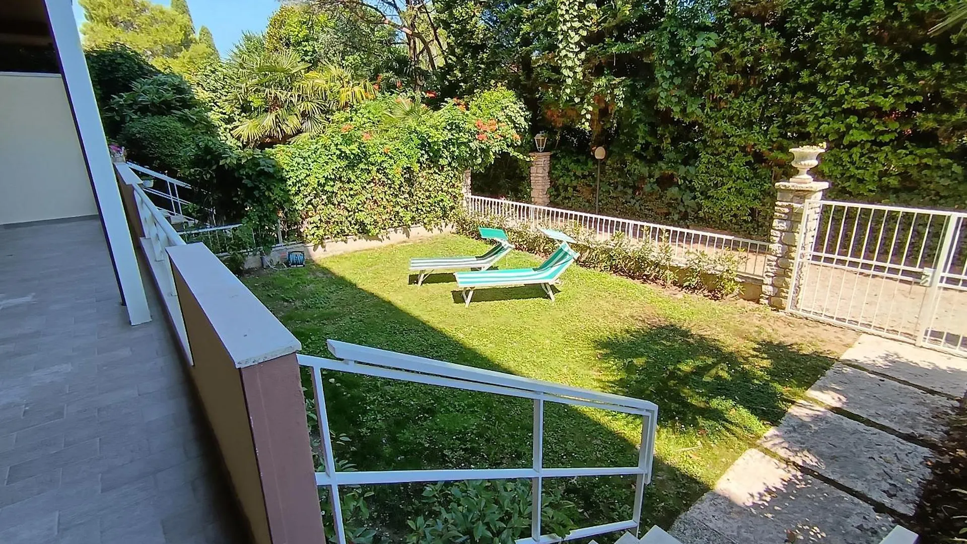 Διαμέρισμα Trilocale Sporting Con Giardino Privato E Wifi - Sunset Beach Σιρμιόνε